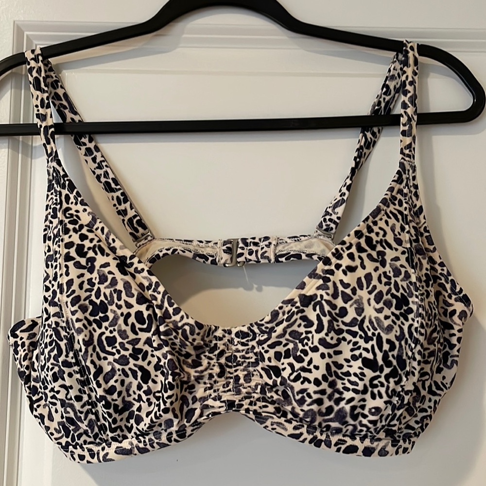 Athleta Bikini Top 36D/DD swim leopard Zimbabwe